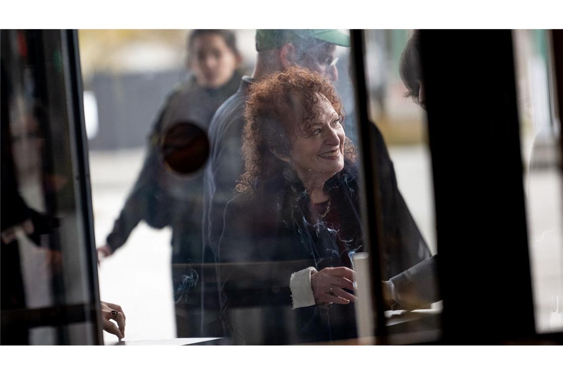 Nan Goldin eröffnet Ausstellung mit Rede über Gaza-Krieg Die Ausstellungseröffnung ist von Diskussionen über die politische Haltung der Künstlerin im Nahost-Konflikt überschattet.