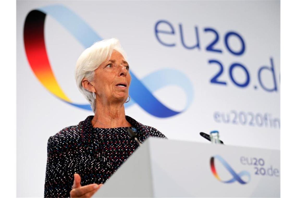„Die Auswirkungen der Pandemie spürt man weiterhin“, sagte die Präsidentin der Europäischen Zentralbank (EZB), Christine Lagarde. Foto: Hannibal Hanschke/REUTERS/POOL/dpa