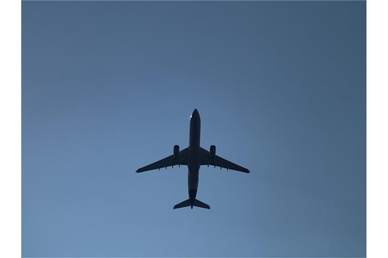 Die Auswirkungen von Omikron sind beim Flugverkehr zu spüren. Foto: Sebastian Gollnow/dpa