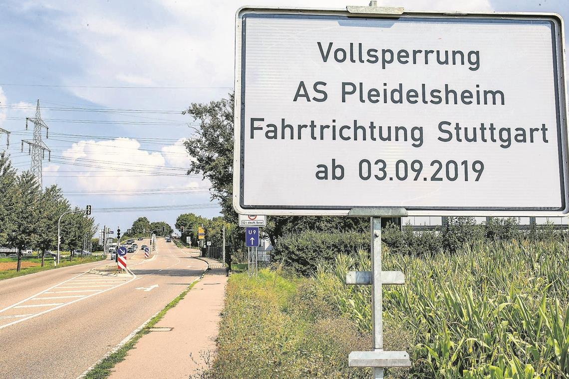 Nur auf Umwegen zur Autobahn Die Autobahnanschlussstelle Pleidelsheim wird komplett saniert. Richtung Stuttgart ist dann drei Wochen lang dicht. Foto: KS-Images