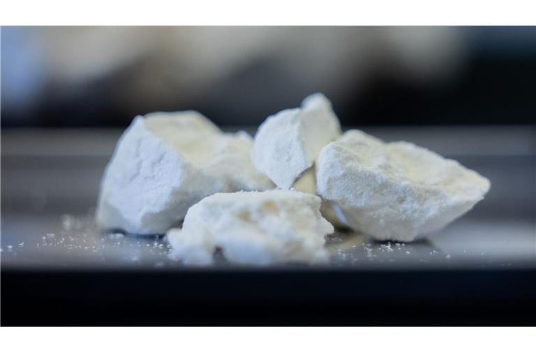 Die Autobahnpolizisten entdeckten bei der Frau jede Menge Drogen. (Symbolbild)