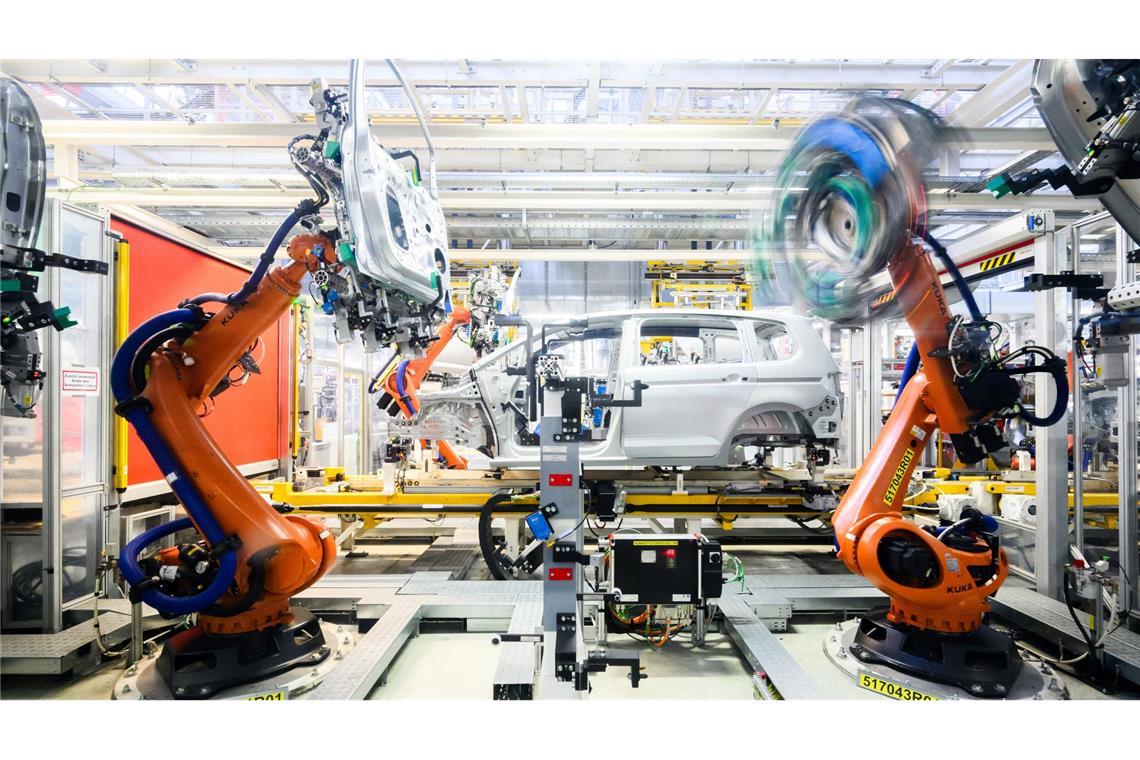 Automatisierung und Robotik im Krisenjahr Die Autoindustrie ist ein wichtiger Abnehmer für Robotik und Automatisierung - und derzeit in einer Schwächephase. (Archivbild)