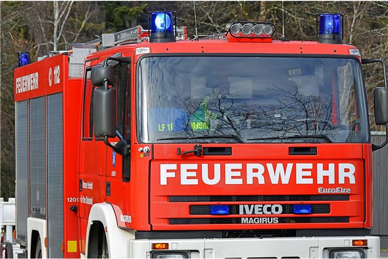 Die Backnanger Feuerwehr ist am Jugendfestplatz im Einsatz.Symbolbild: Tobias Sellmaier