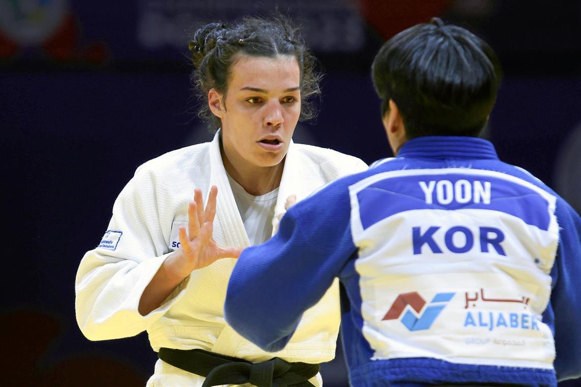Mission Titelverteidigung der TSG Backnang Judo mit viel Klasse Die Backnanger Topkämpferin Alina Böhm (links) blickt dem Finalturnier entgegen. Foto: Imago