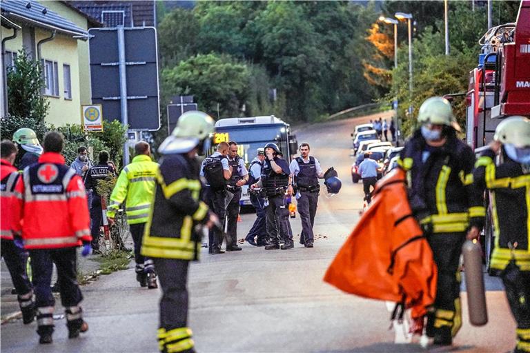 Die Badstraße Straße in Waiblingen war während der Einsatzmaßnahmen voll gesperrt. Foto: SDMG/Kohls