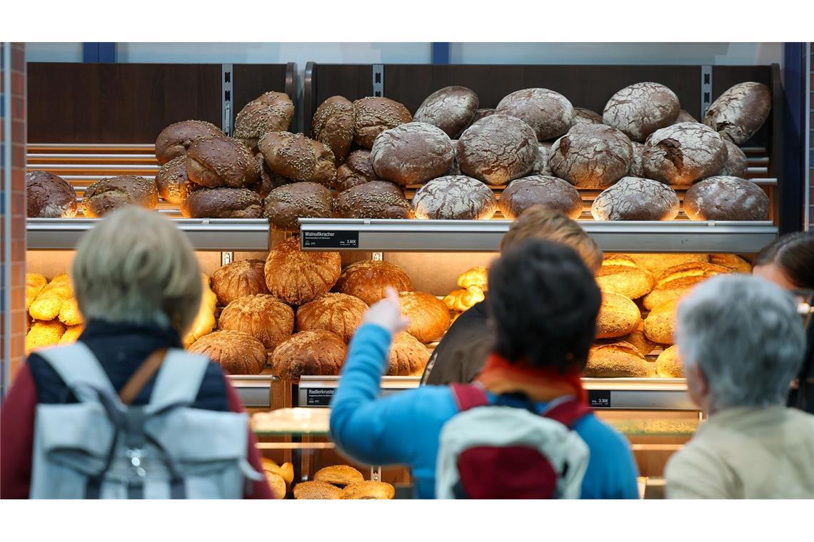 Kunden kaufen deutlich weniger Brot Die Bäckereien tun sich zunehmend schwer, mit den Preisen der Backwaren im Lebensmittelhandel mitzuhalten.
