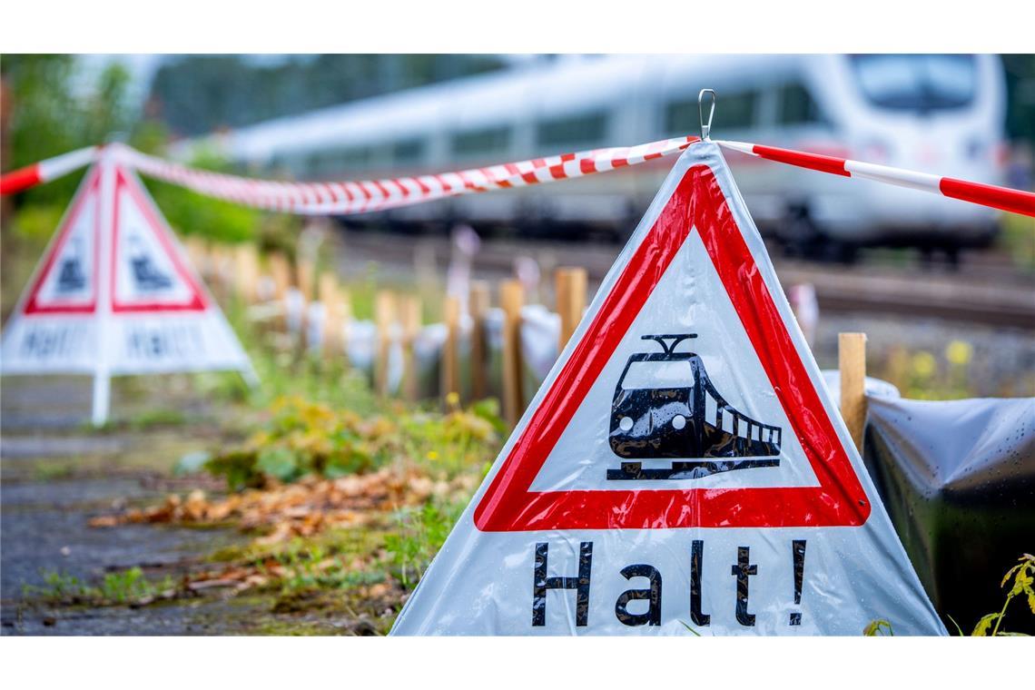 Die Bahnstrecke Berlin - Hamburg ist eine der wichtigsten im deutschen Bahnnetz.