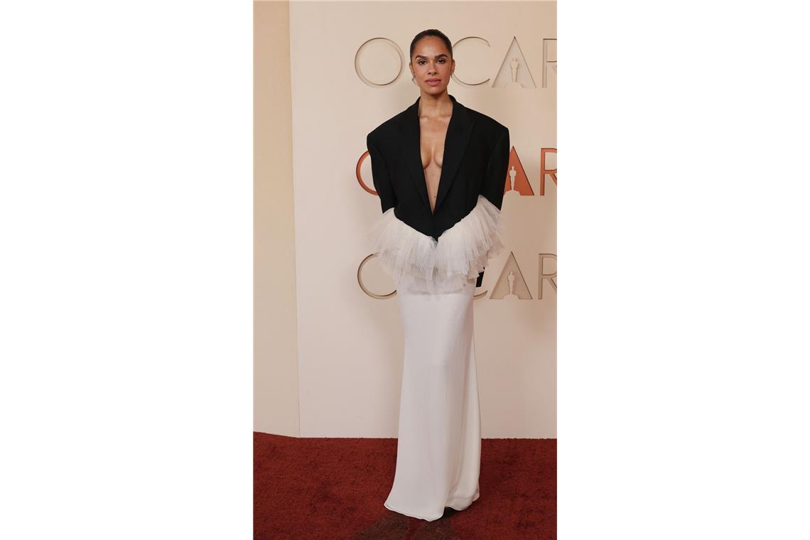 Die Ballerina Misty Copeland trug ein skulpturales schwarz-weißes Smoking-Kleid von David Koma. Unser Urteil: Spannend!