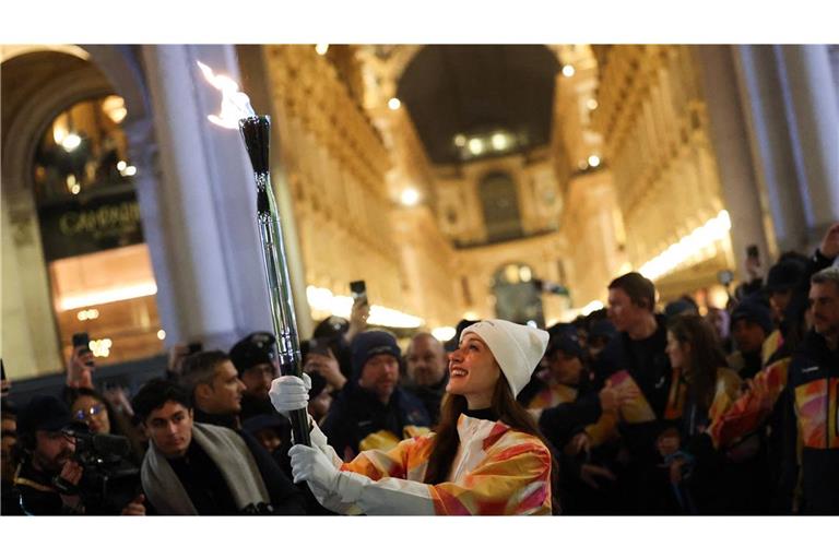 Die Ballerina Nicoletta Manni trug die Fackel auf den letzten Metern.