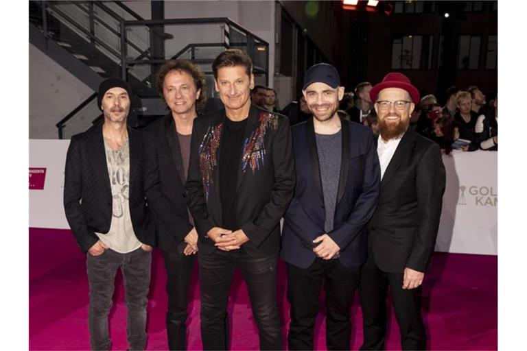 Die Band Pur steht auf dem Roten Teppich. Foto: Christoph Soeder/dpa/Archivbild
