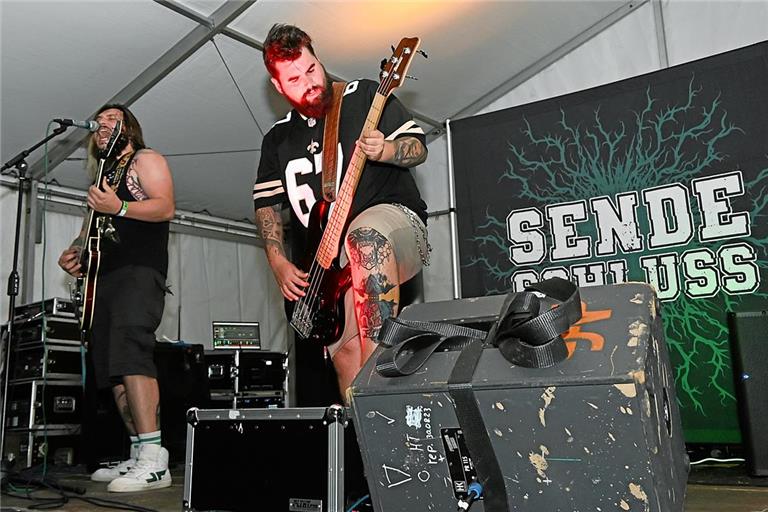 Die Band Sendeschluss kam extra aus Bayern nach Großerlach gereist. Sie war am Samstag Headliner. Foto: Tobias Sellmaier