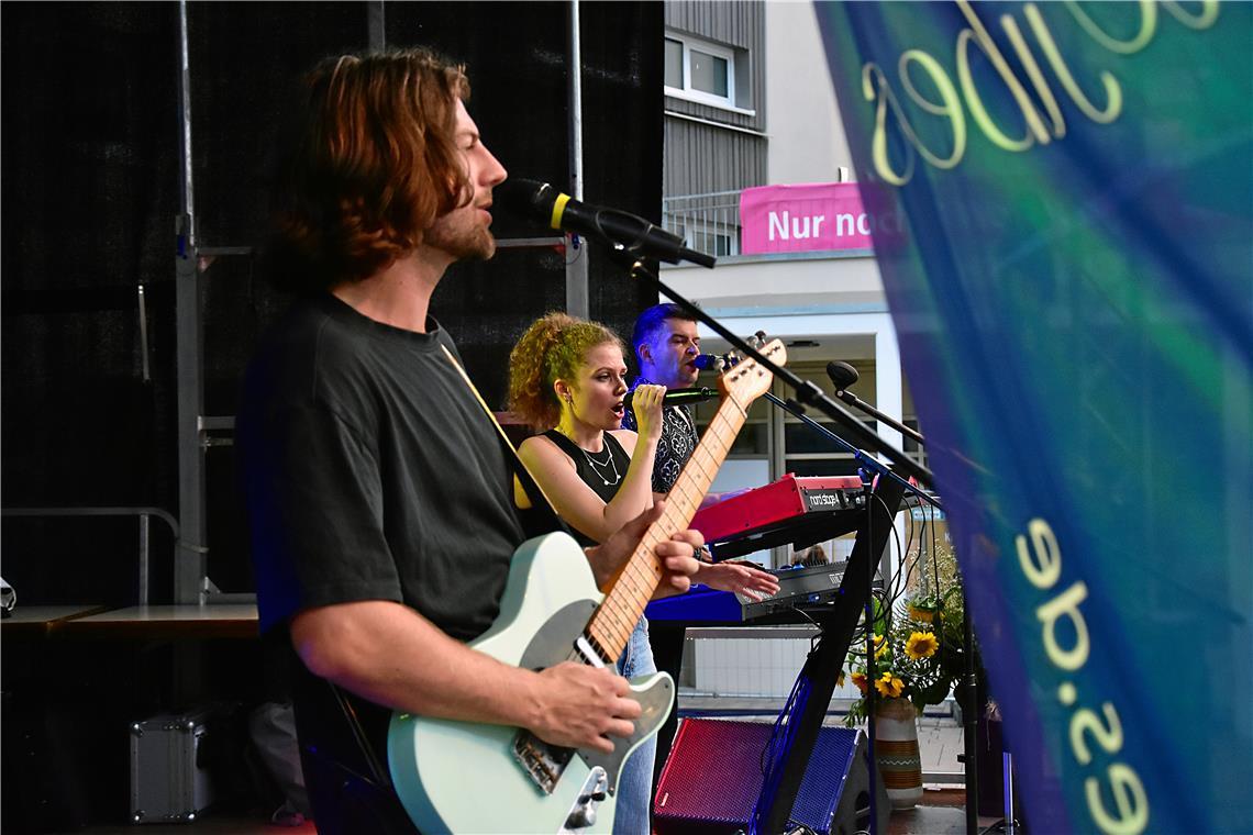 Die Band „You & The Vibes“ um Sängerin Johanna. 