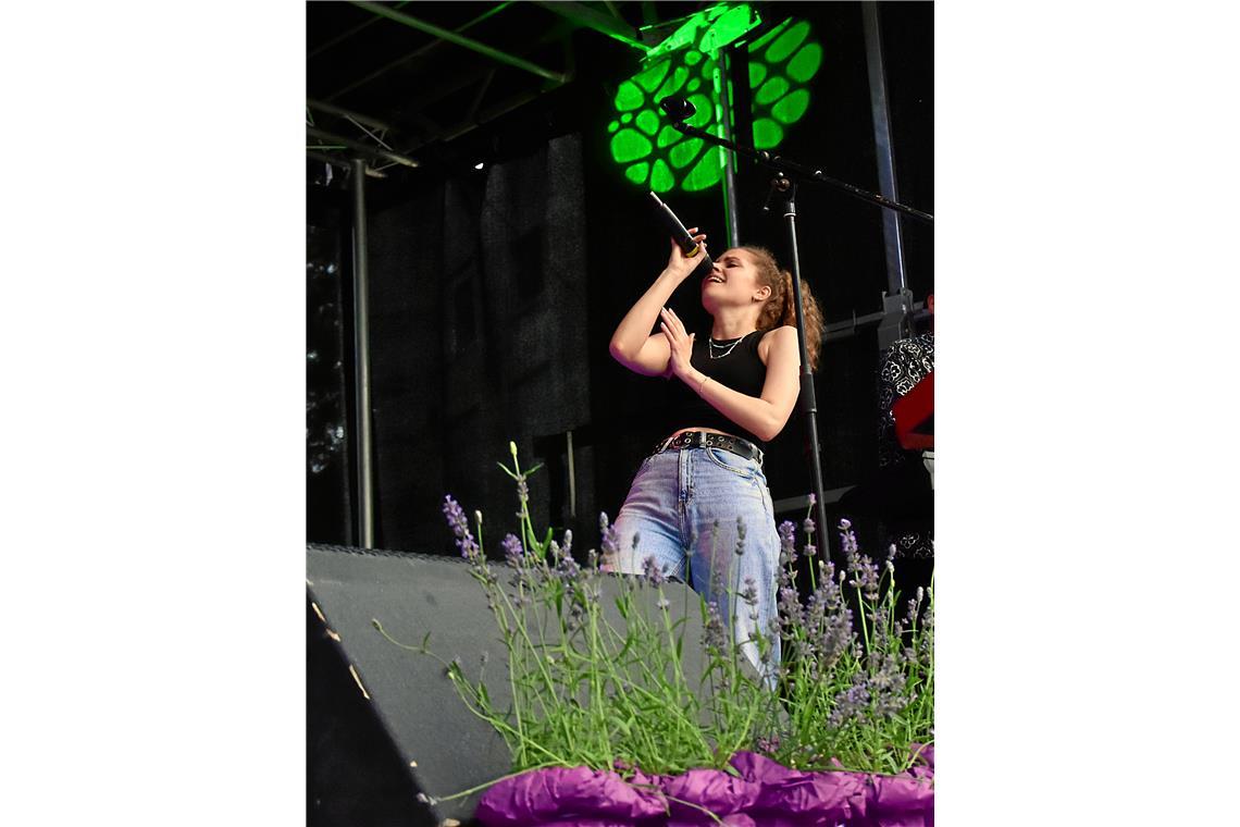 Die Band „You & The Vibes“ um Sängerin Johanna.