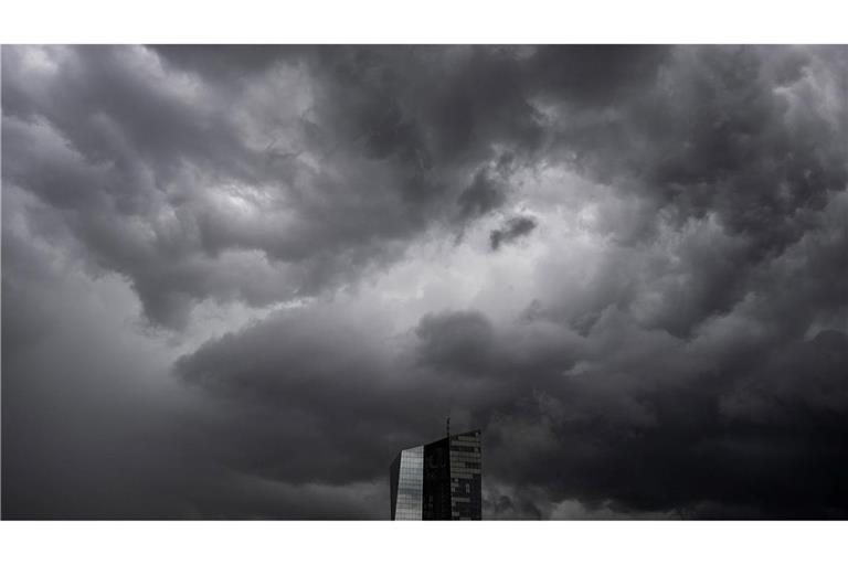 Die Bankenaufsicht der Europäischen Zentralbank (EZB) nimmt regelmäßig die Krisenfestigkeit großer Banken im Euroraum unter die Lupe. (Symbolbild)