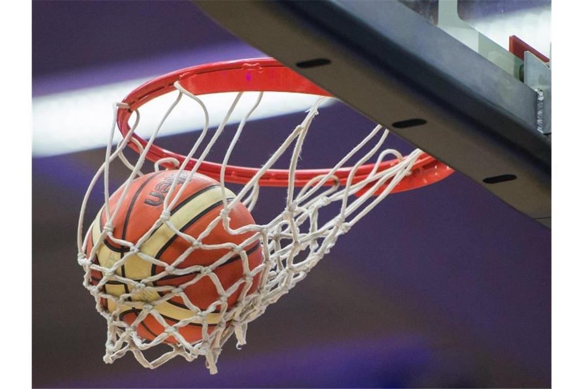 „Vertrauensvorschuss“: BBL darf „Quarantäne-Turnier“ spielen Die Basketball-Bundesliga darf ihre wegen der Coronavirus-Krise unterbrochene Saison fortsetzen. Foto: picture alliance / dpa
