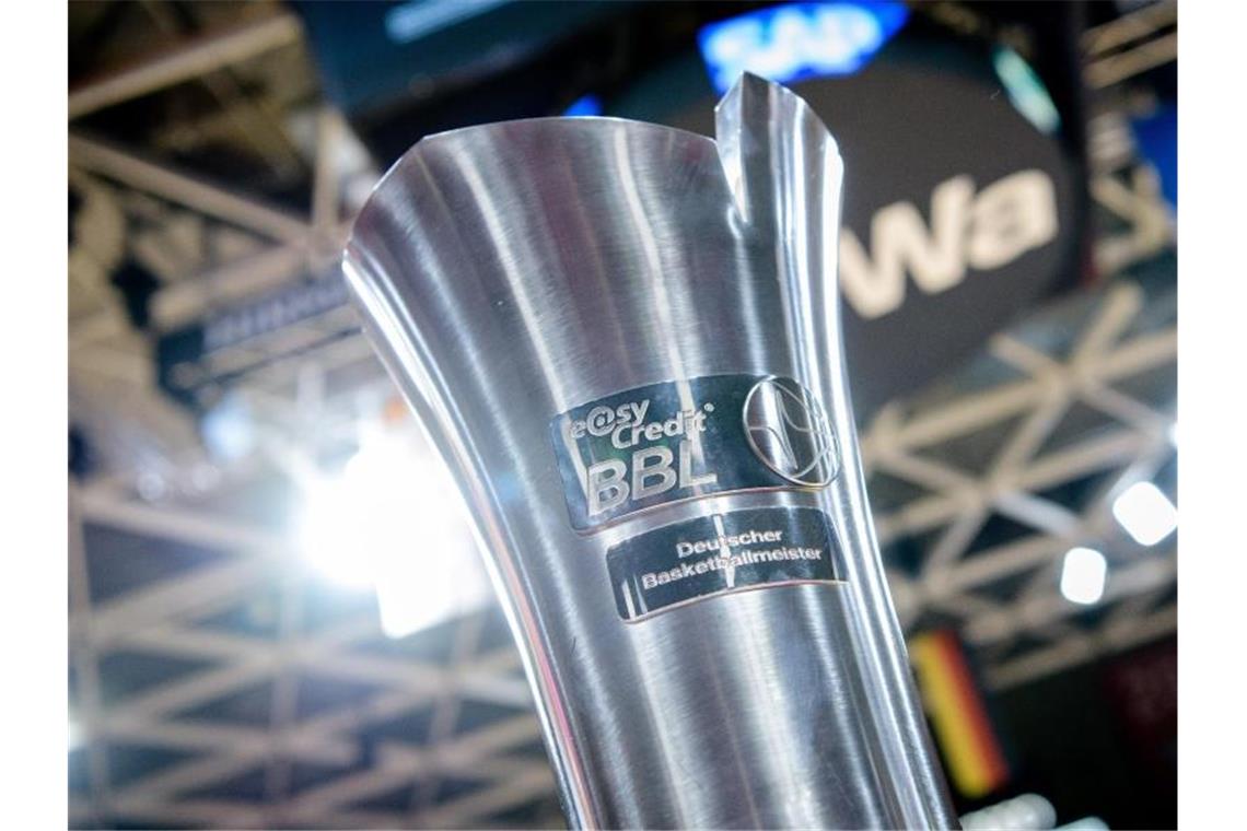 Strenges Hygienekonzept: So will der Basketball starten Die Basketball-Bundesliga hofft auf die Erlaubnis der Politik für ihr Meisterturnier. Foto: Matthias Balk/dpa