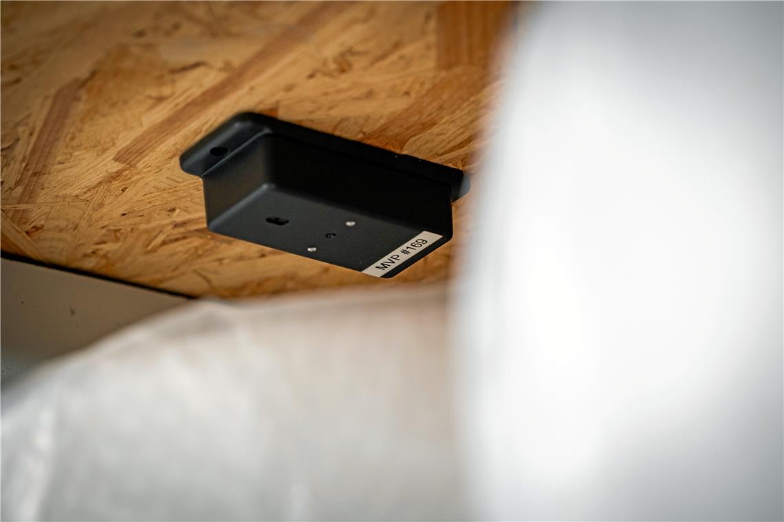 Aspacher Unternehmen Just Pack für digitale Lösung ausgezeichnet Die batteriebetriebenen Sensoren messen regelmäßig den Füllstand des Regals.
