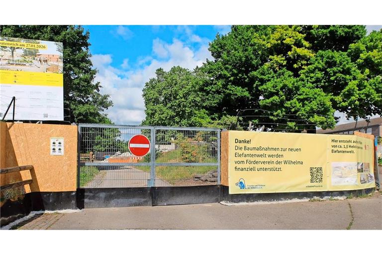 Die Baustelle der Elefantenwelt mit neuem Zufahrtstor für die Baufahrzeuge.