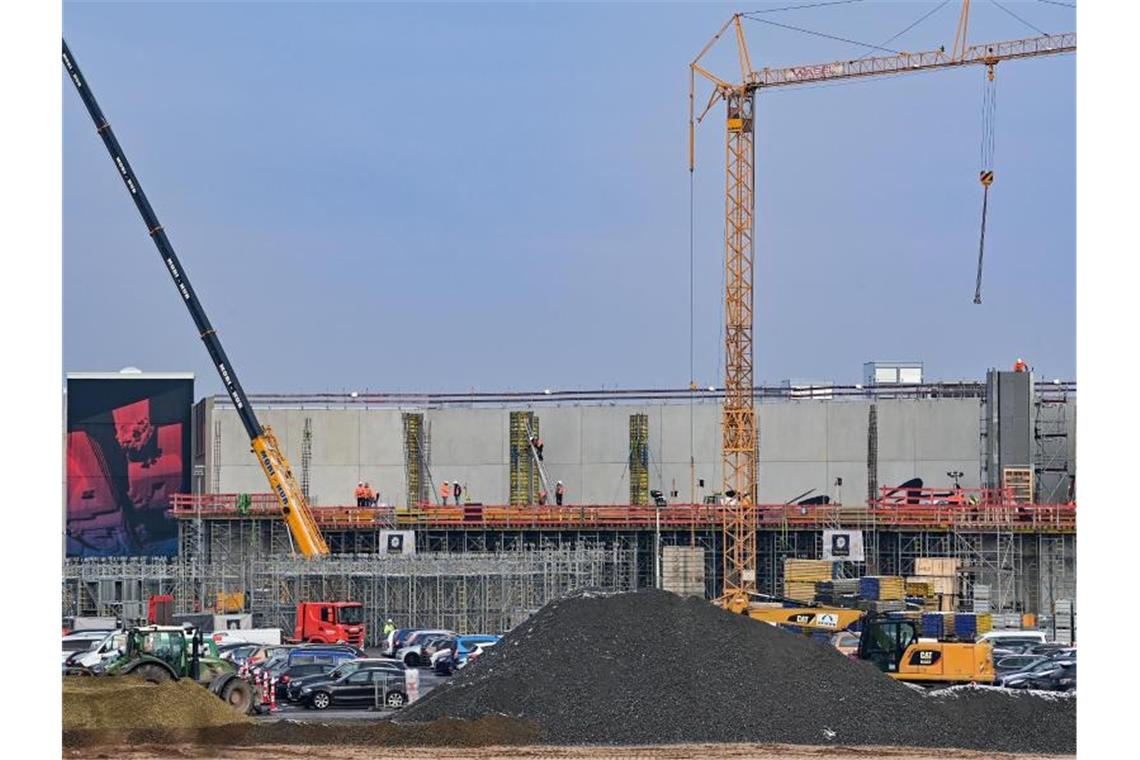 Die Baustelle der künftigen Tesla Gigafactory Berlin Brandenburg. Foto: Patrick Pleul/dpa-Zentralbild/dpa