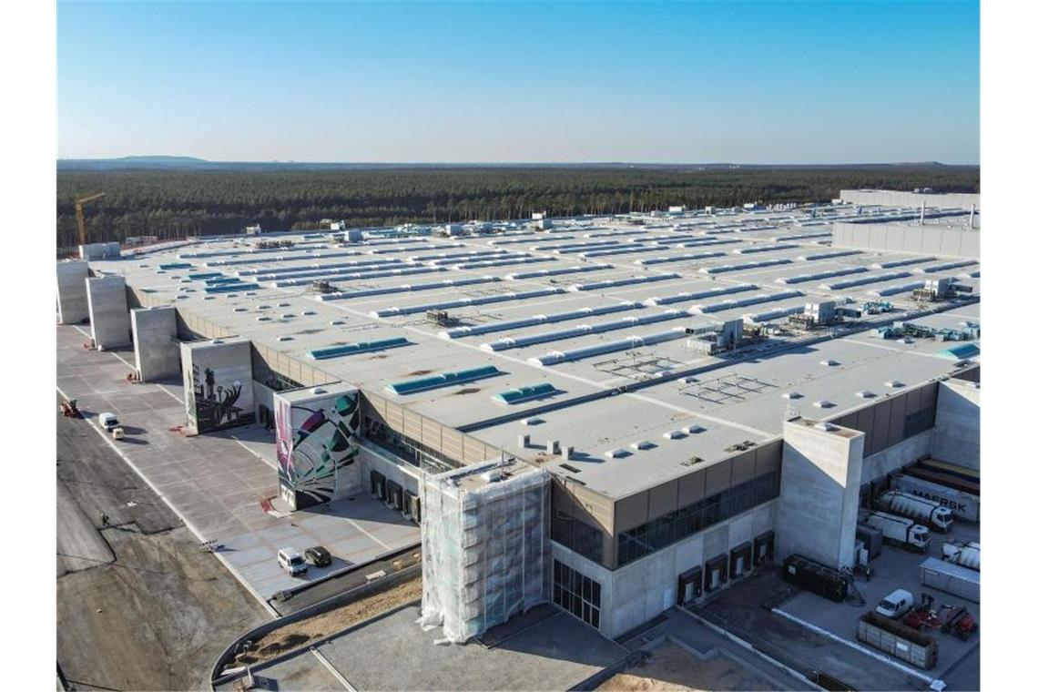 Tesla will kommende Woche mit Auslieferung starten Die Baustelle der Tesla Gigafactory Berlin Brandenburg in Grünheide. Foto: Patrick Pleul/dpa-Zentralbild/ZB