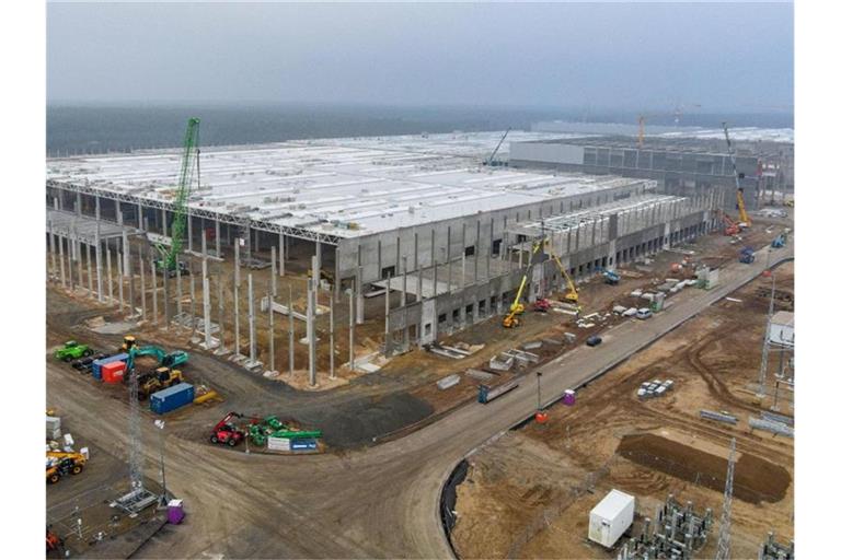Die Baustelle der Tesla Gigafactory (Luftaufnahme mit einer Drohne). Foto: Patrick Pleul/dpa-Zentralbild/dpa