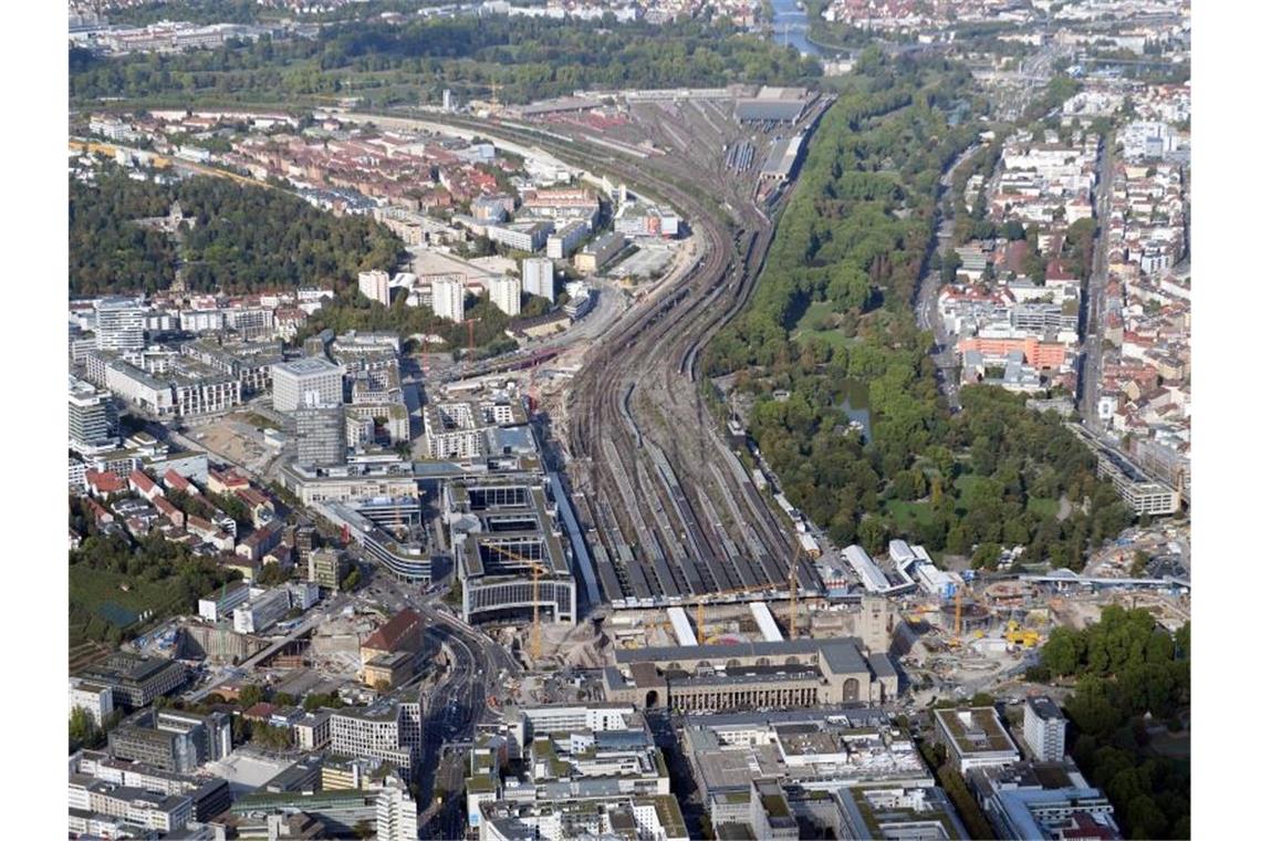 Die Baustelle des milliardenschweren Bauprojekts Stuttgart 21, aufgenommen aus der Luft (Flugzeug). Foto: Bernd Weissbrod/Archivbild