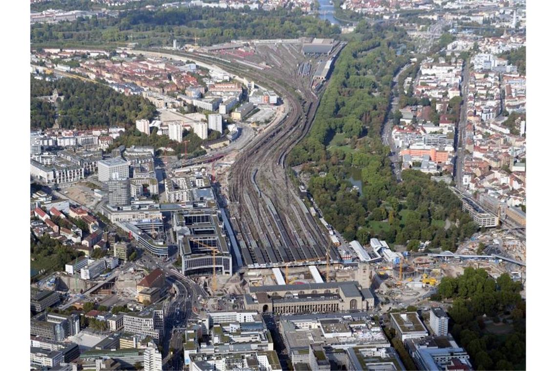 Die Baustelle des milliardenschweren Bauprojekts Stuttgart 21, aufgenommen aus der Luft (Flugzeug). Foto: Bernd Weissbrod/Archivbild