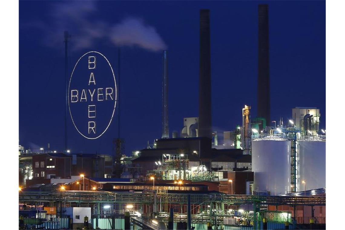 Bayer will über 25 Milliarden für Agrarforschung ausgeben Die Bayer AG setzt in der Agrarsparte auf Innovationen. Foto: Oliver Berg/dpa