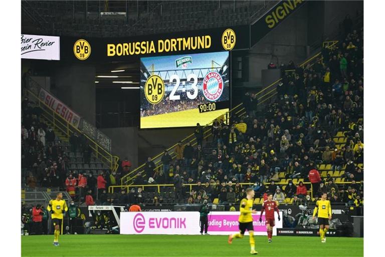 Die Bayern gewannen das Bundesliga-Topspiel in Dortmund mit 3:2. Foto: Bernd Thissen/dpa