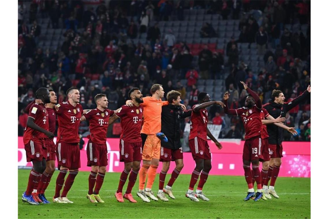 „Das war ein Topspiel“: Bayern knackt 100-Tore-Marke Die Bayern-Spieler hatten gegen Freiburg gleich mehrer Grüne zum Feiern. Foto: Sven Hoppe/dpa