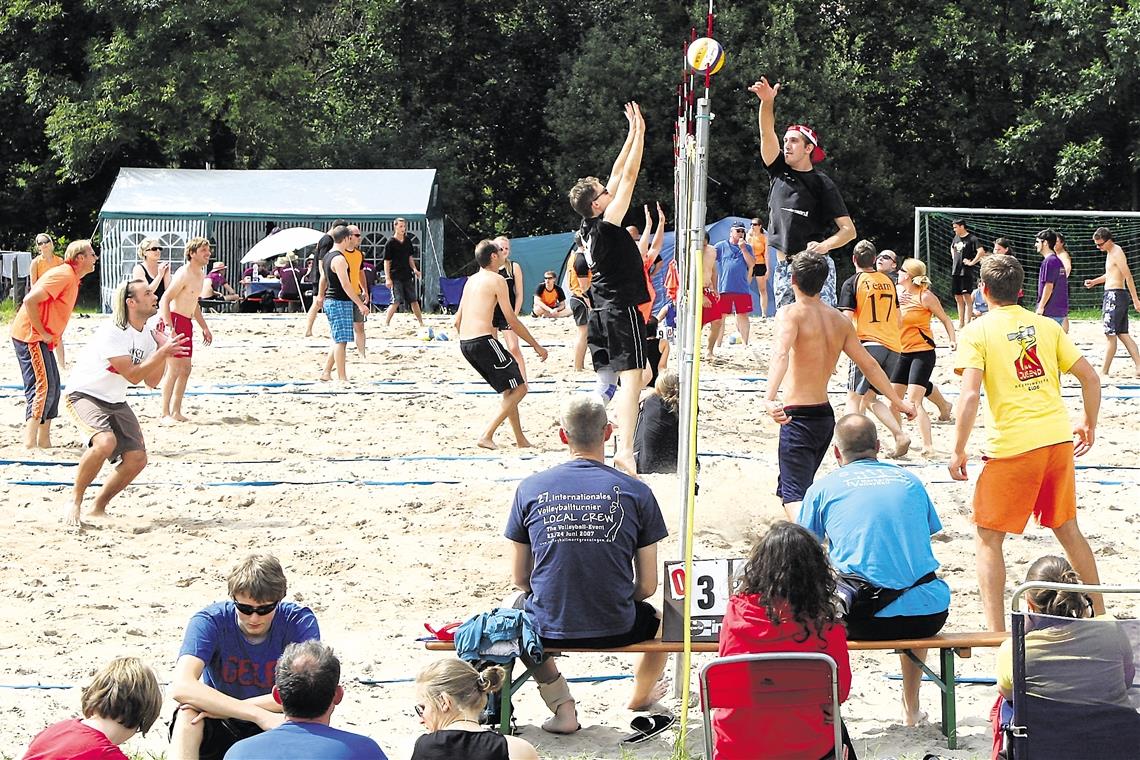Sportliches Auf und Ab prägt die 100 Jahre des TSV Die Beach Days in Rietenau wie hier im Jahr 2011 waren sehr beliebt. Foto: B. Strohmaier