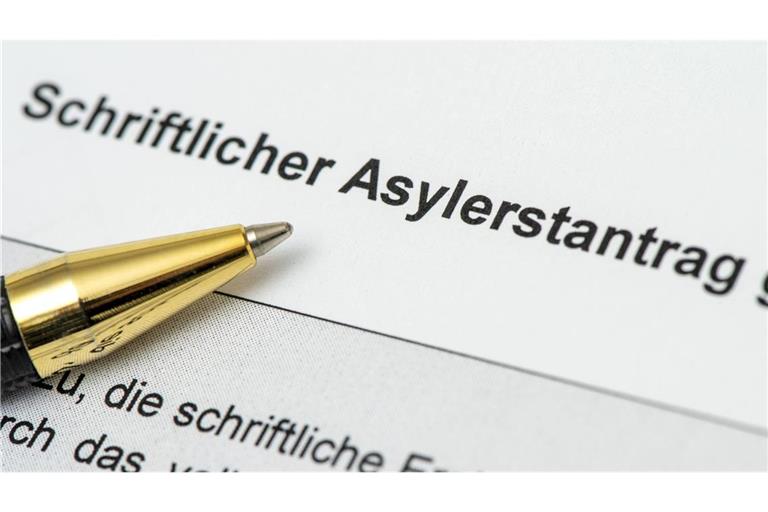 Die Bearbeitung von Asylanträgen dauert oft Monate.