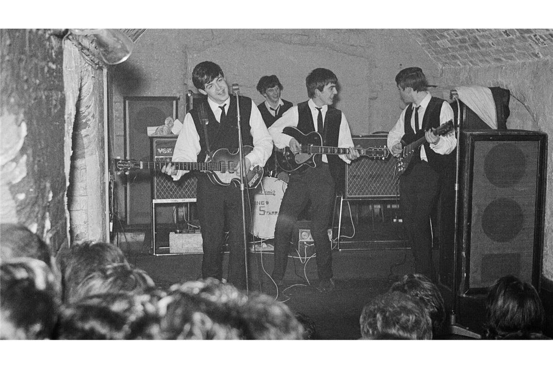 Die Beatles bei einem Auftritt im Cavern Club in Liverpool im August 1962.