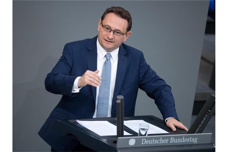„Die Begleitung des Strukturwandels in Folge des Kohleausstiegs ist eine wichtige Aufgabe. Dazu gehört auch die Verkehrsinfrastruktur. Wir befinden uns dabei aber nicht auf einer grünen Wiese“, sagt Lange. Foto: Bernd von Jutrczenka/dpa