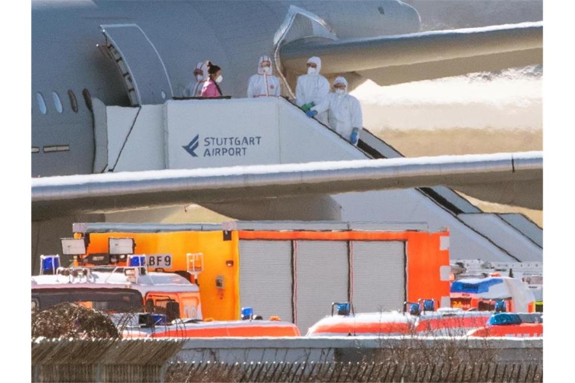 Erneut China-Rückkehrer in Deutschland gelandet Die Behörden gehen davon aus, dass die aus Wuhan ausgeflogenen Menschen gesund sind. Foto: Sebastian Gollnow/dpa