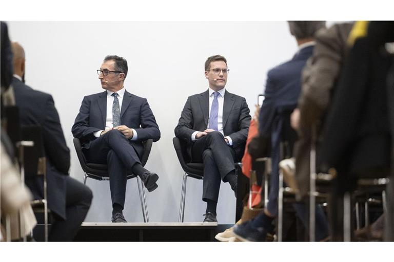 Die beiden Anwärter auf Kretschmanns Nachfolge: Cem Özdemir (Grüne, links) und Manuel Hagel (CDU).