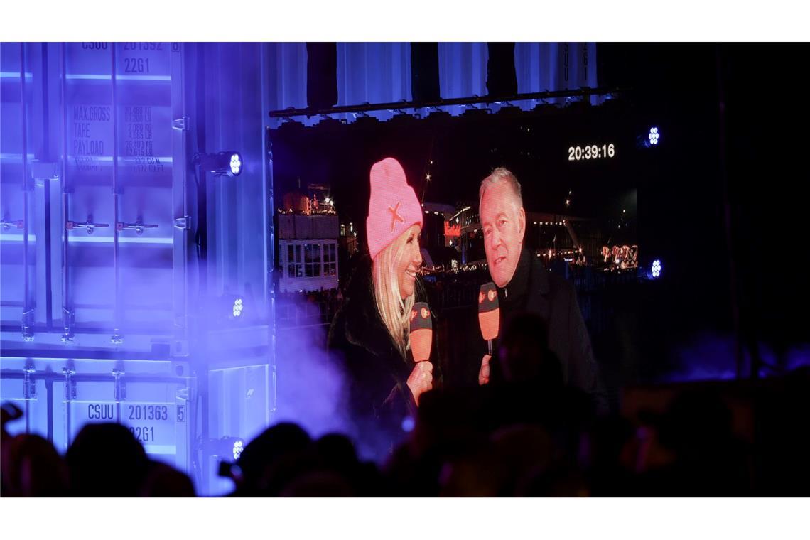 Die beiden Moderatoren begrüßten die Zuschauer mit "Moin" "und "Hallo, Hamburg!".