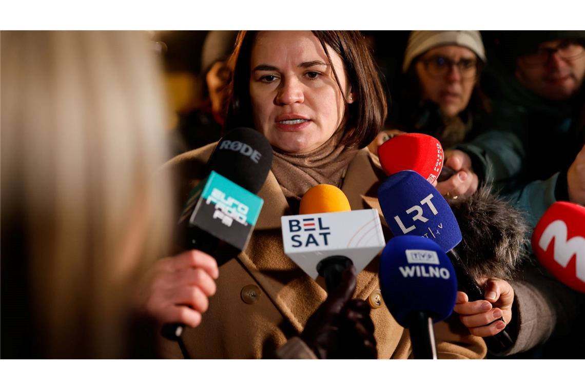 Die belarussische Oppositionsführerin Swetlana Tichanowskaja will die Freilassung auch Hunderter weiterer politischer Gefangener erreichen.