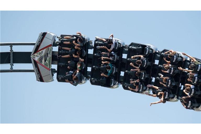 Die beliebte «Silver Star»-Achterbahn im Europapark rückt dank eines neuen Busangebots näher an die Region Stuttgart heran.