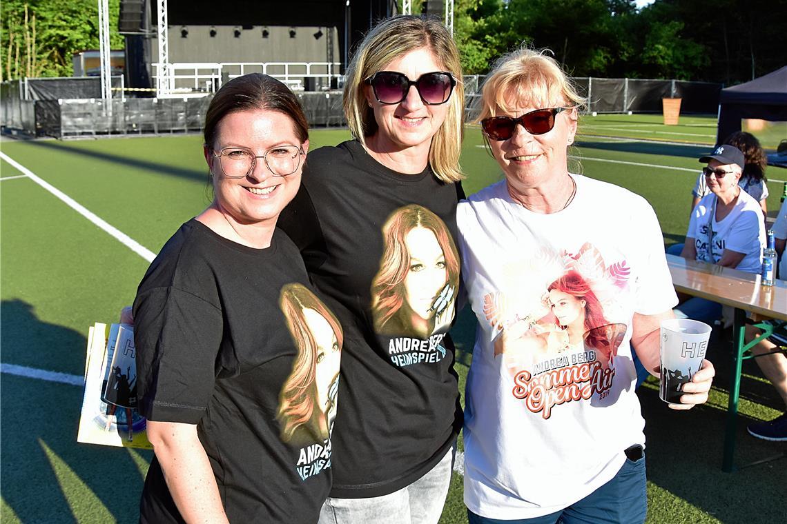 Die Berg-Fans (von links) Ulricke Lacerra, Viera Knöpfle und Sabine Bock aus Heg...