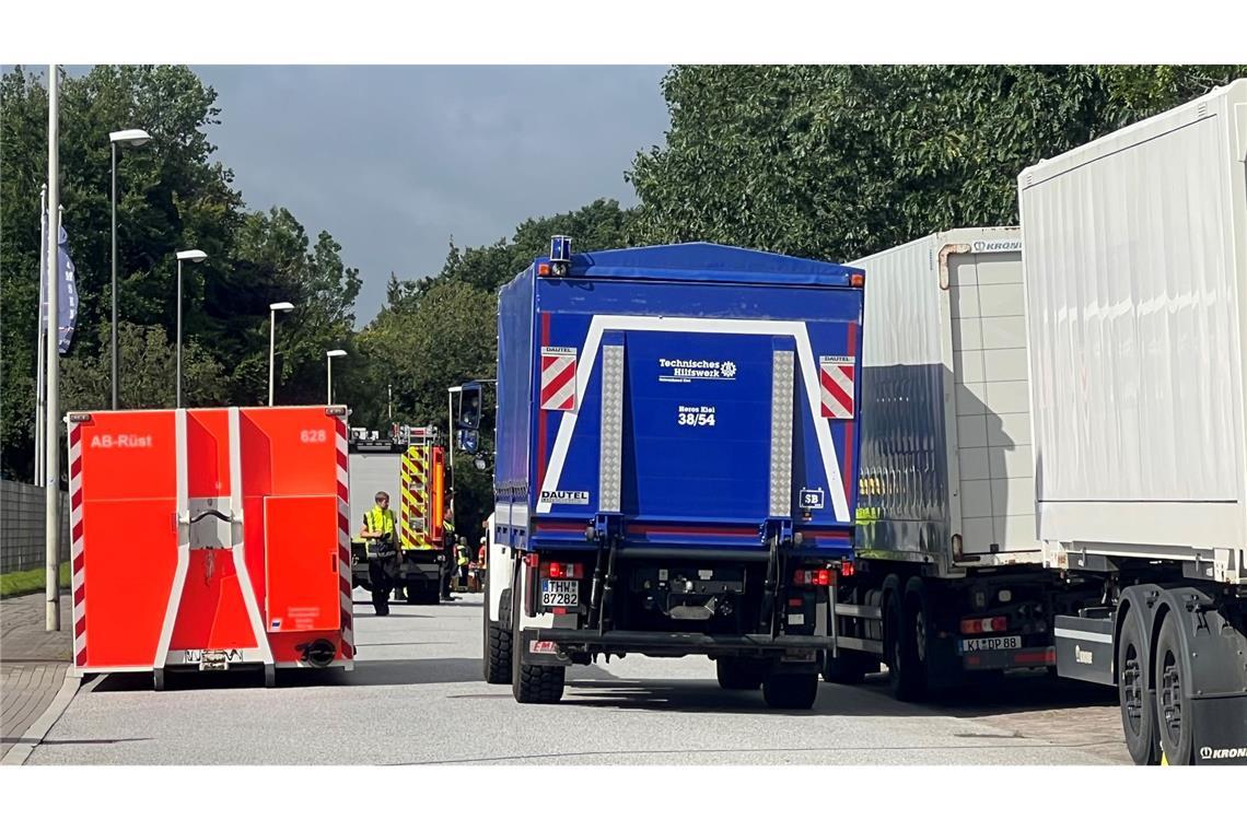 Zwei Fahrer sterben bei schwerem Lastwagen-Unfall in Kiel