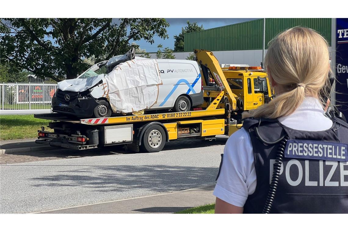 Zwei Fahrer sterben bei schwerem Lastwagen-Unfall in Kiel