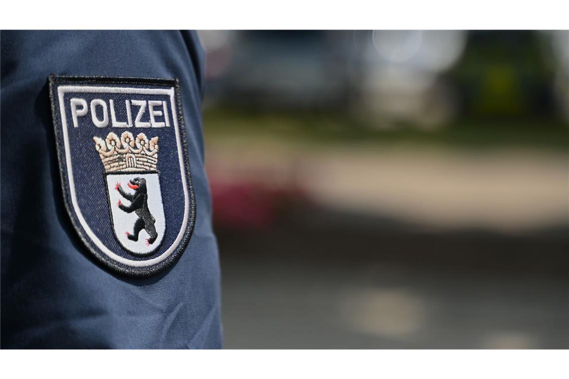Festnahmen nach Schüssen und rechten Parolen Die Berliner Polizei ermittelt.
