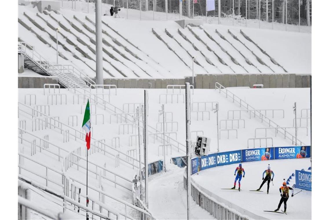 Die Biathleten starten in den ersten der beiden Weltcups in Oberhof. Foto: Martin Schutt/dpa-Zentralbild/dpa