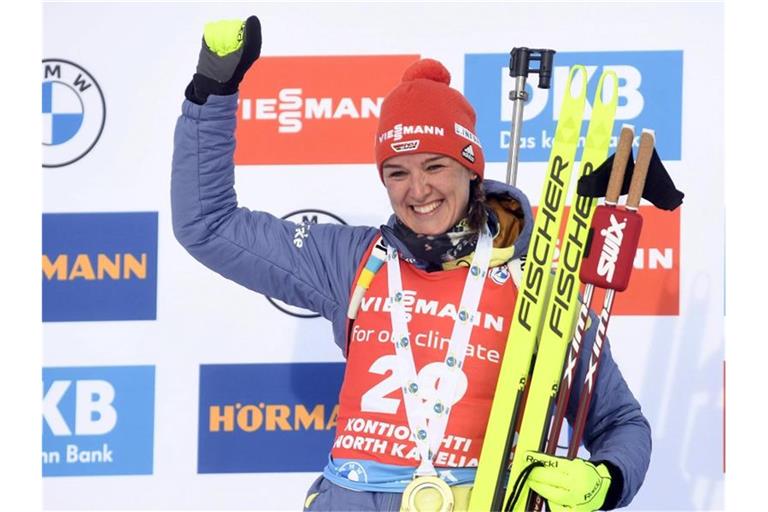 Die Biathletin Denise Herrmann geht nach ihrem Sieg im Sprint als Erste in das Verfolgungsrennen. Foto: Vesa Moilanen/Lehtikuva/dpa