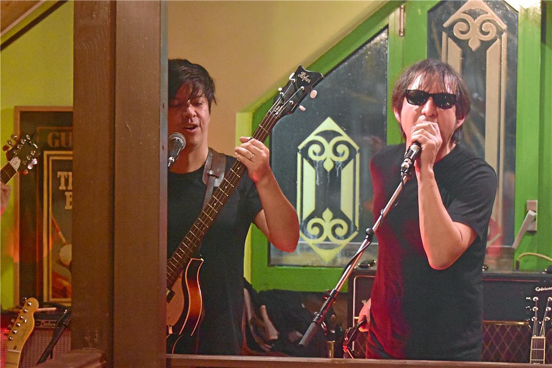 Die Black Byrds bringen im An Sibin Irish Pub die Sixties in rauer und authentis...