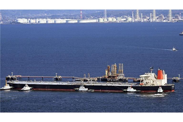 Die Blockade der Straße von Hormus setzt die Ölversorgung weltweit unter Druck.