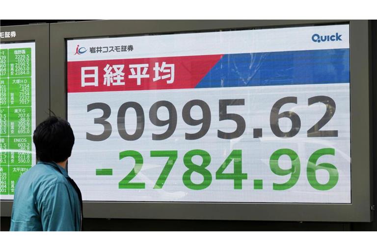 Die Börsen in Asien verbuchten am Montagmorgen massive Verluste.