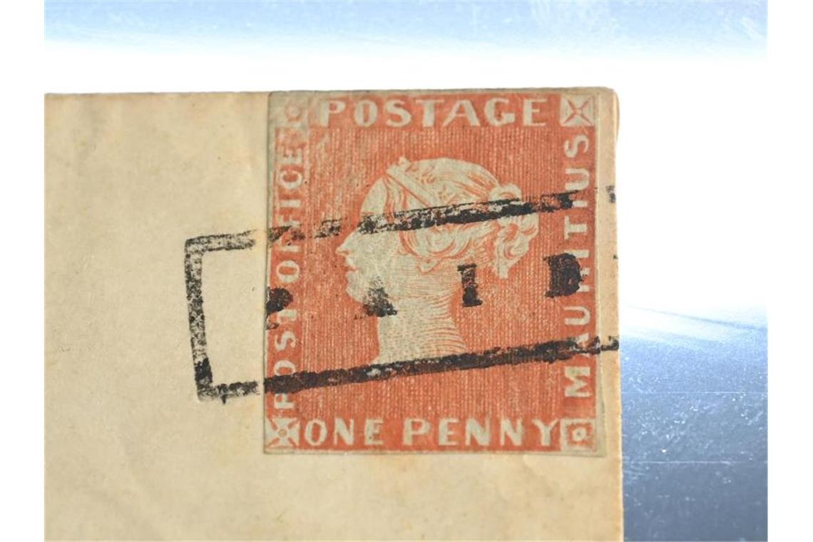 Rote Mauritius-Briefmarke für 8,1 Millionen Euro versteigert