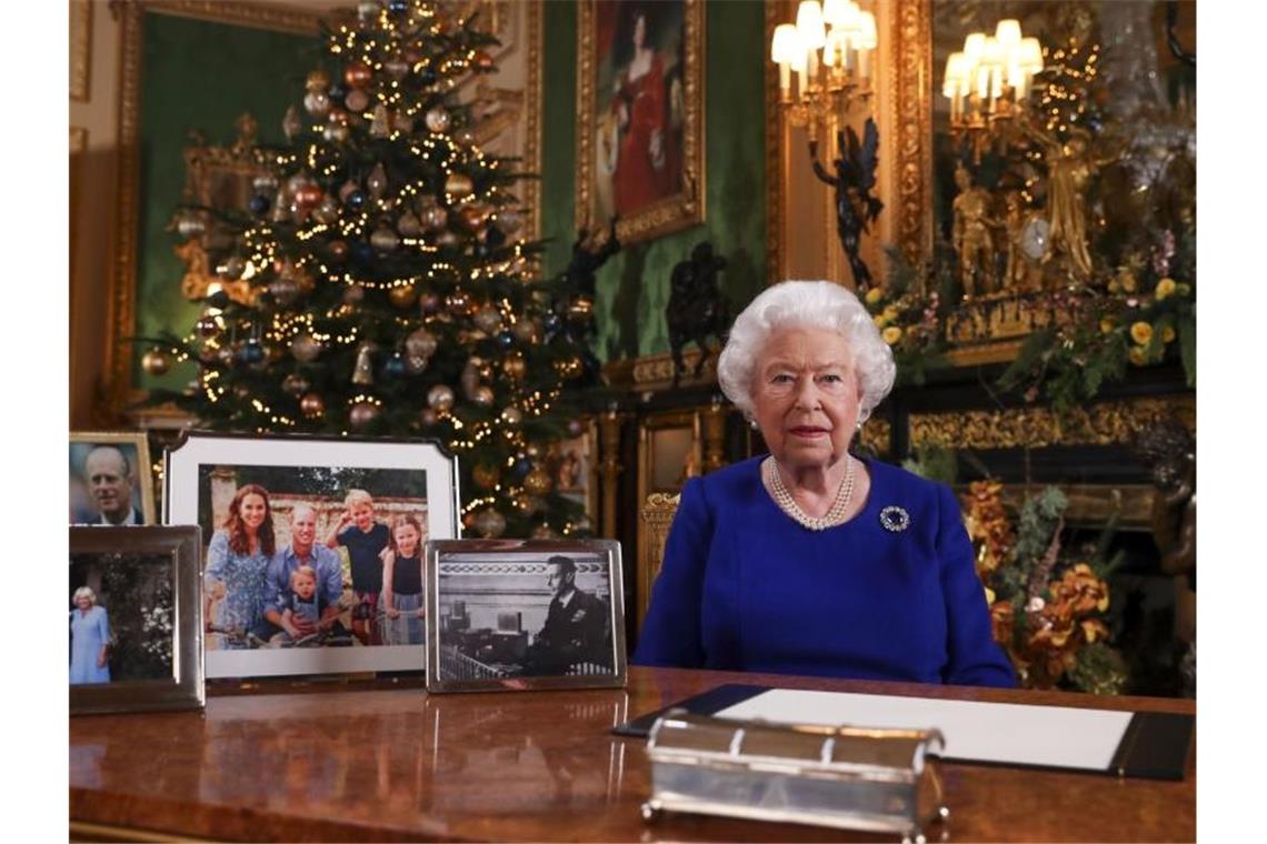 Queen beeindruckt von Klimaschutzprotesten der Jugend Die britische Königin Elizabeth II. während ihrer Weihnachtsansprache im Schloß Windsor. Foto: Steve Parsons/PA Wire/dpa